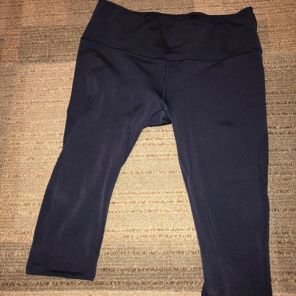 Lululemon Crops/ Reveal Crop